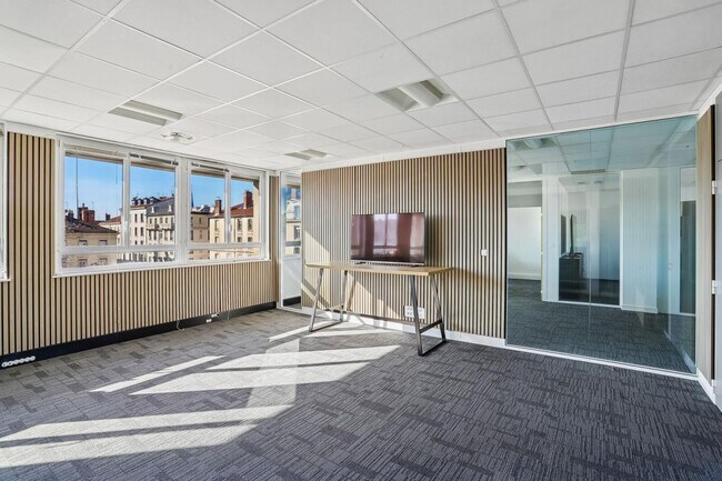 Plus de détails pour 76-78 Rue D'Alsace, Villeurbanne - Bureau à louer