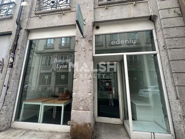 Plus de détails pour Local commercial à louer