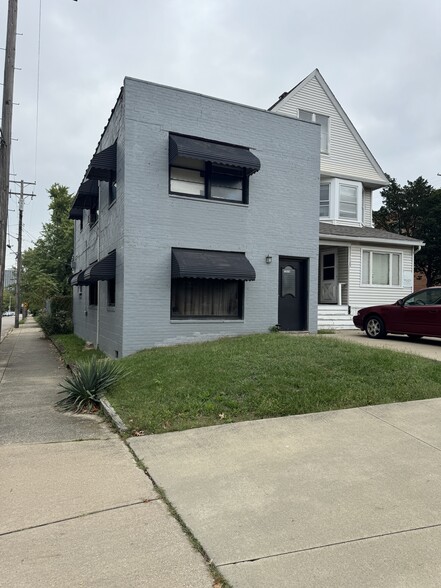 12816 Detroit Ave, Lakewood, OH à vendre - Photo de l’immeuble – Image 2 sur 4