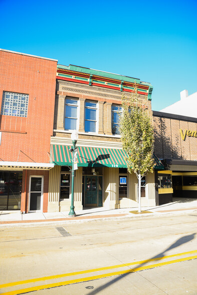 119 W 1st St, Dixon, IL à louer - Photo principale – Image 1 sur 3