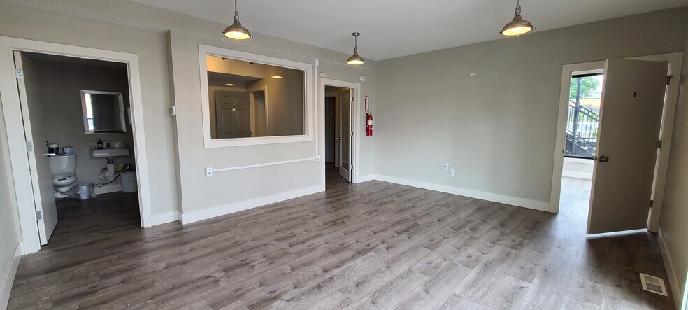 651 High St, Salem, OR à louer - Photo de l’immeuble – Image 2 sur 5