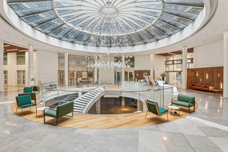 25 Rue Balzac, Paris à louer - Photo de l’immeuble – Image 2 sur 5