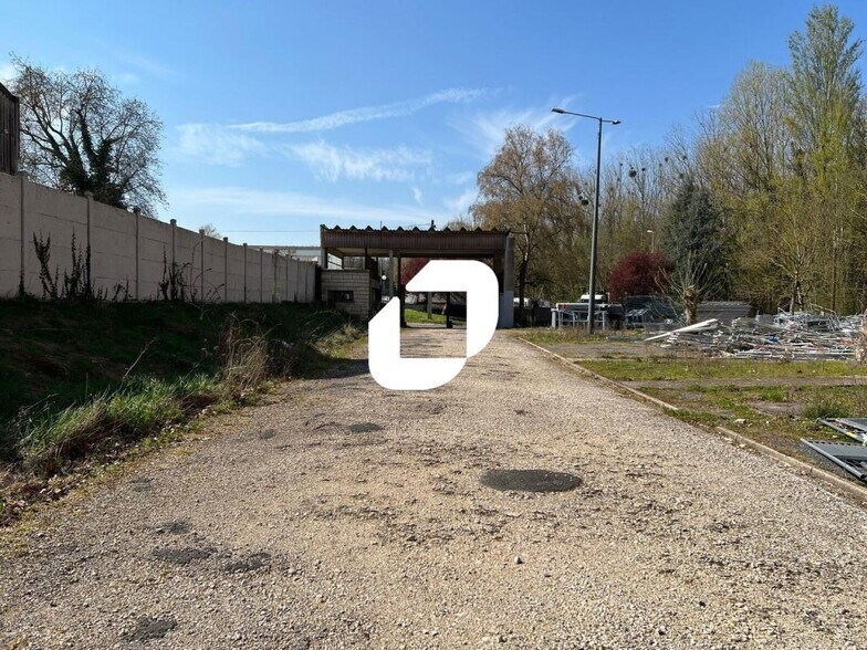 Terrain dans Dammarie-les-Lys à vendre - Photo de la construction – Image 2 sur 6