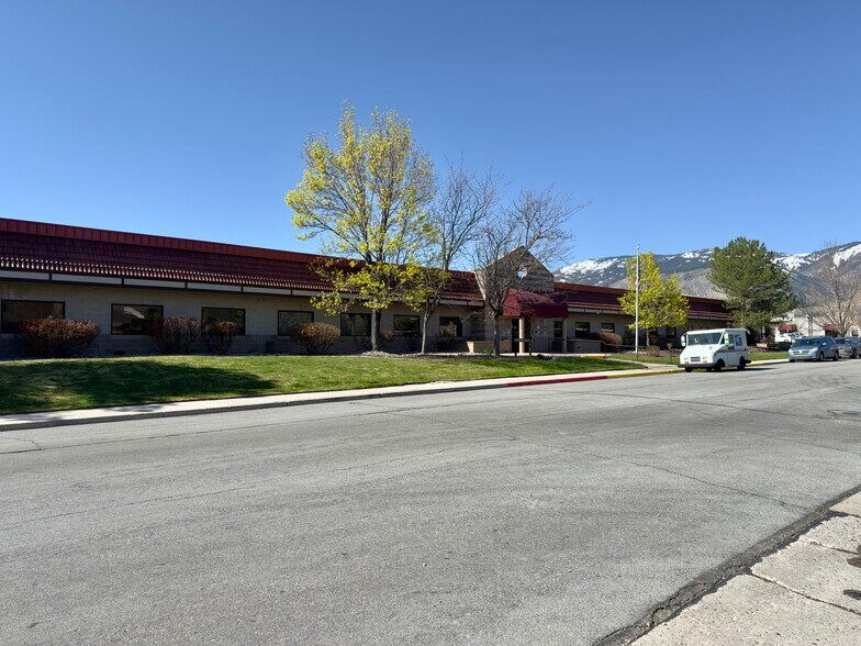 333 W Nye Ln, Carson City, NV à vendre - Photo de l’immeuble – Image 2 sur 16