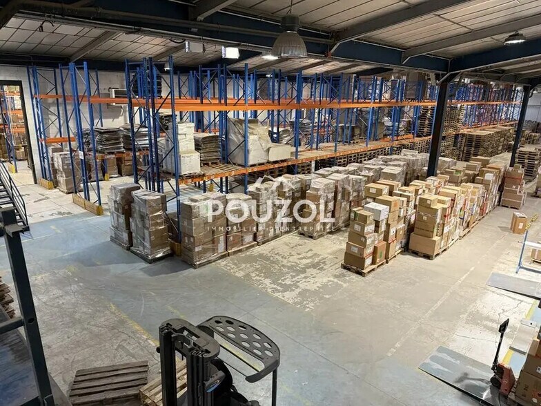 Local d’activités dans Cournon-d'Auvergne à louer - Photo de l’immeuble – Image 2 sur 12