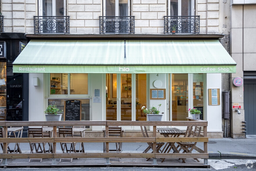 4 Rue De Laborde, Paris à vendre - Photo de l’immeuble – Image 2 sur 2