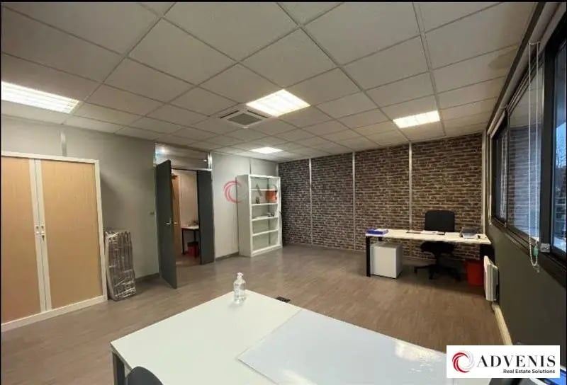 Bureau dans Gradignan à louer - Photo de l’immeuble – Image 3 sur 8