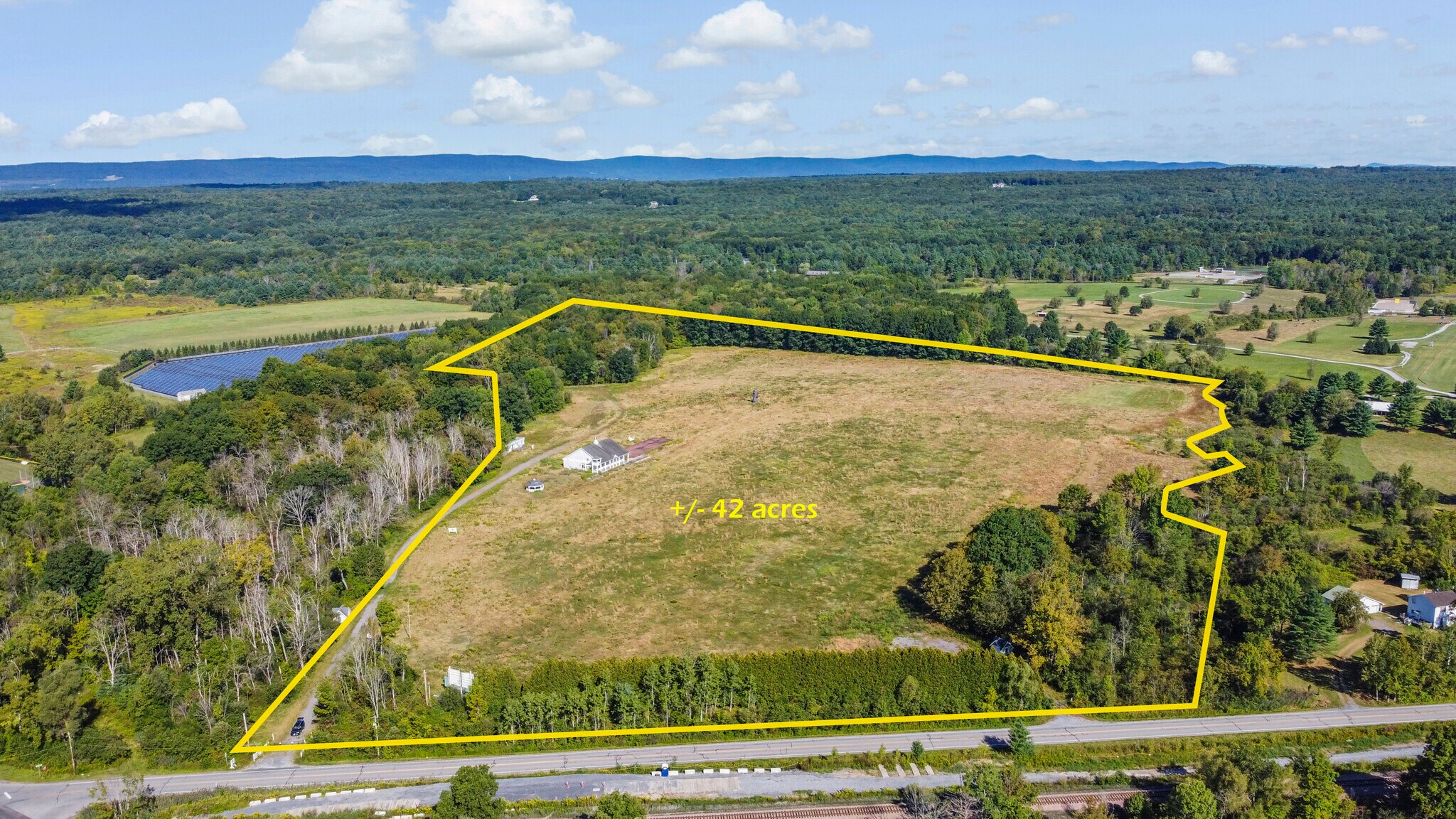 2 Bloomfield Rd, Saratoga Springs, NY à vendre Photo de l’immeuble– Image 1 sur 18