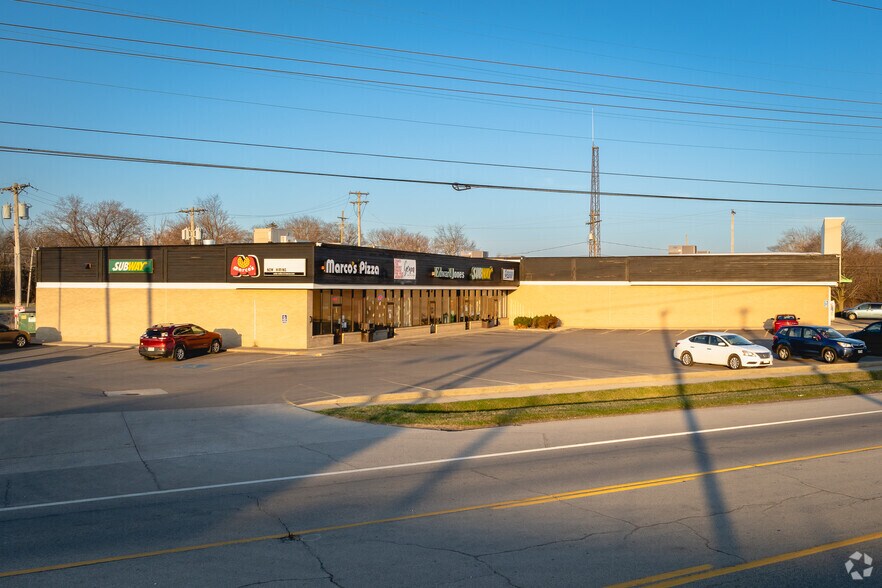 22061 Woodville Rd, Genoa, OH à louer - Photo principale – Image 1 sur 6