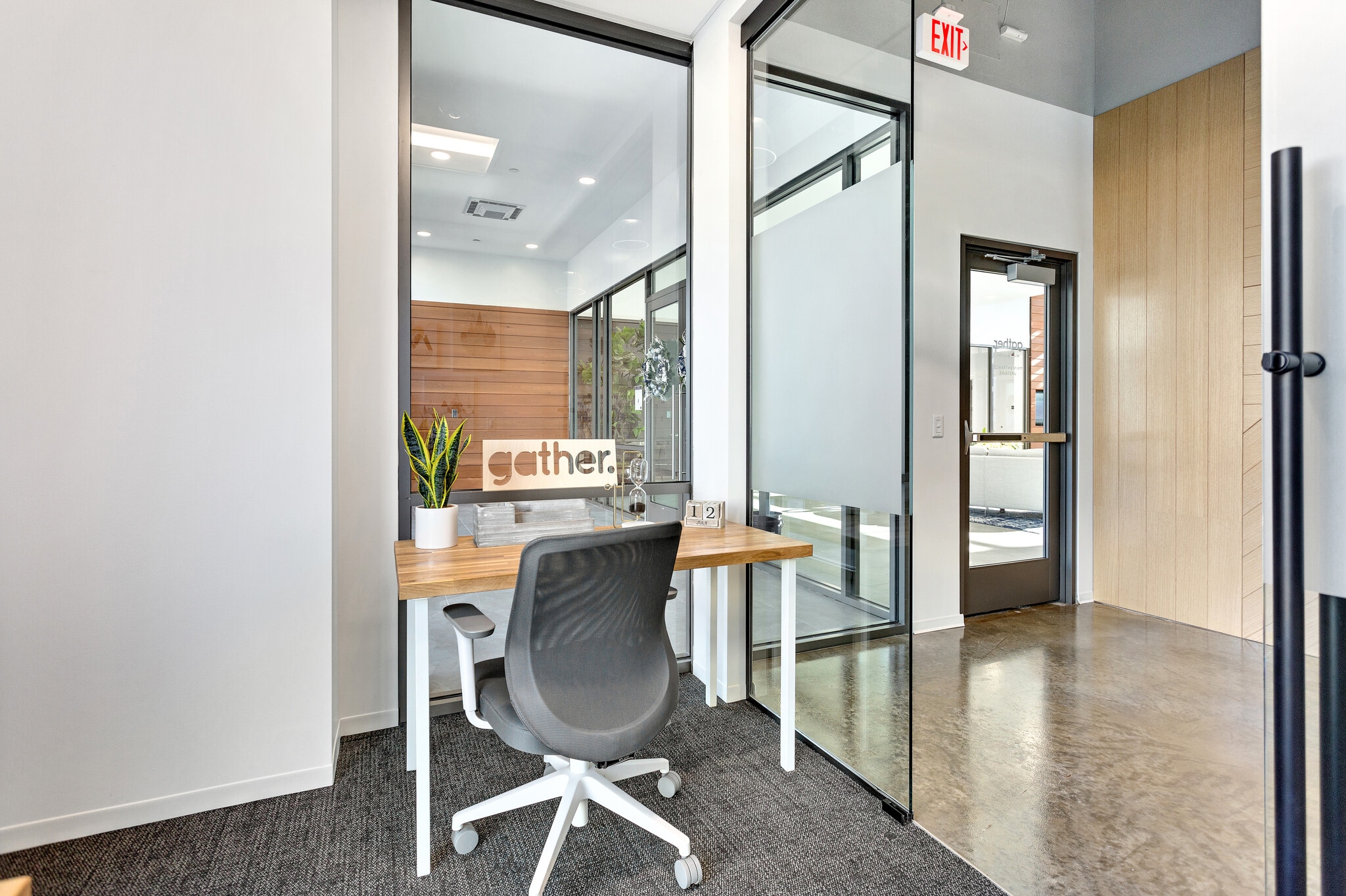 700 Tech Center Pky, Newport News, VA à louer Photo intérieure– Image 1 sur 3