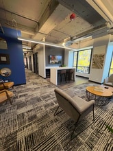 44 S Vail Ave, Arlington Heights, IL à louer Photo intérieure– Image 1 sur 5