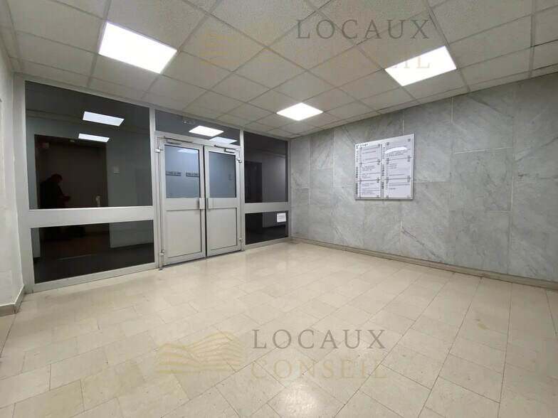 18 Place De France, Sarcelles à vendre - Photo de l’immeuble – Image 3 sur 5