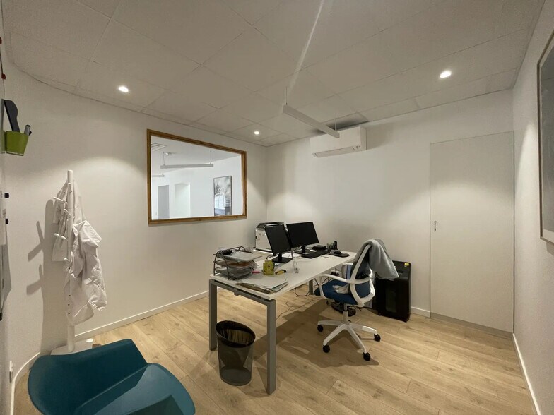 Local d’activités dans Rousset à louer - Photo intérieure – Image 3 sur 3