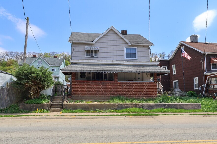 816 5th Ave, Ford City, PA à vendre - Photo principale – Image 1 sur 1