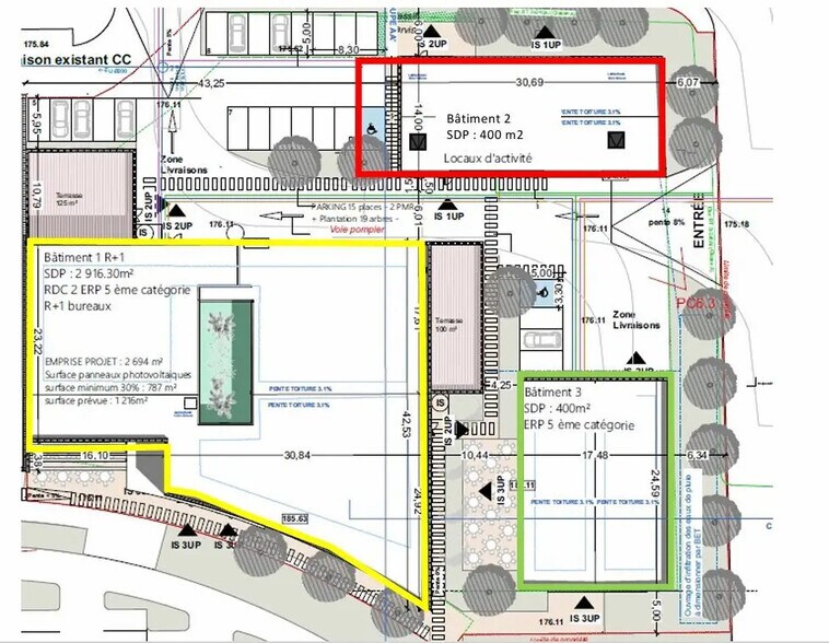 Local d'activités dans à vendre - Photo de l’immeuble – Image 3 sur 9