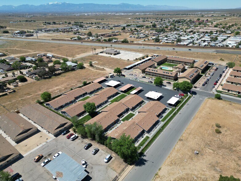 18335-18355 Montezuma St, Adelanto, CA à vendre - Photo de l’immeuble – Image 2 sur 22