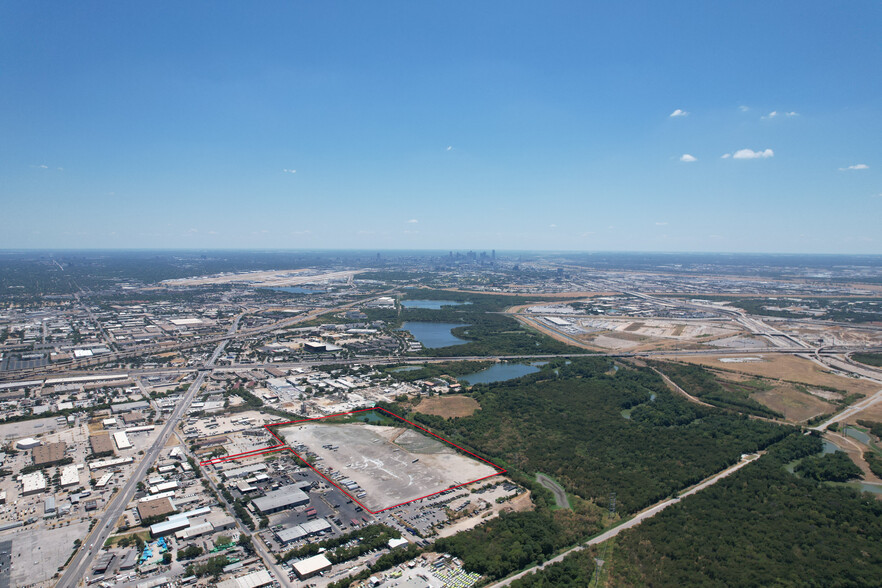 2118 California Crossing Rd, Dallas, TX à vendre - Photo de l’immeuble – Image 3 sur 3