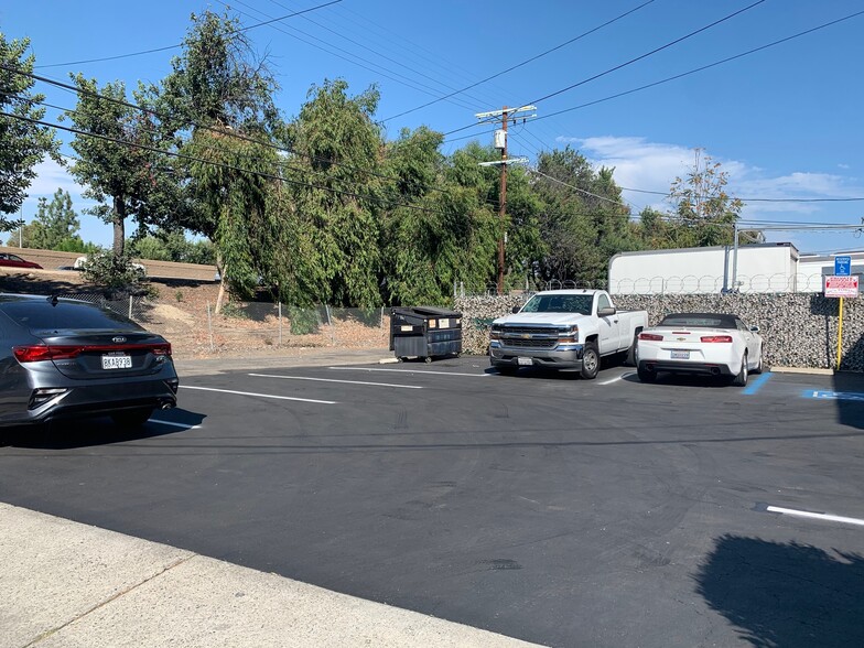 19459-19463 Ventura Blvd, Tarzana, CA à louer - Photo de l’immeuble – Image 3 sur 3
