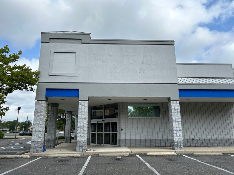 7835 Maple Ave, Pennsauken, NJ à louer - Photo de l’immeuble – Image 2 sur 3