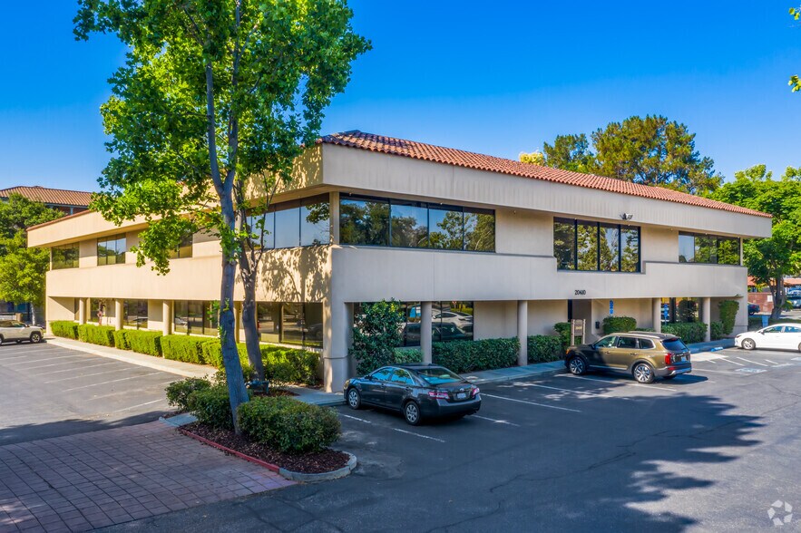 20410 Town Center Ln, Cupertino, CA à vendre - Photo de l’immeuble – Image 2 sur 8