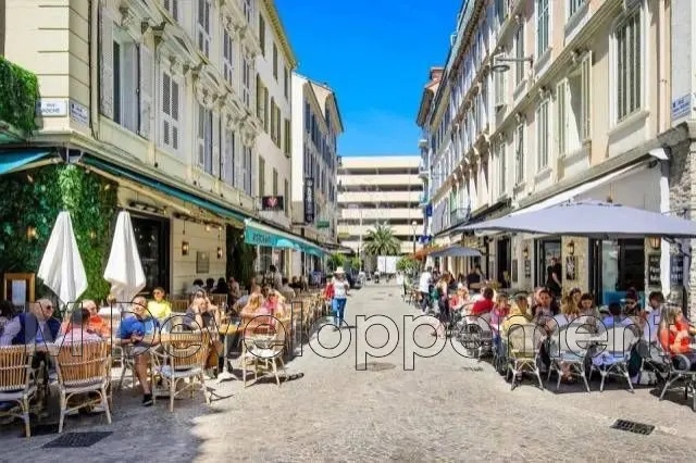 Plus de détails pour Local commercial à louer