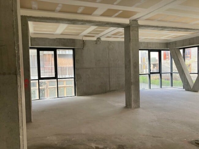 Plus de détails pour Bureau à vendre