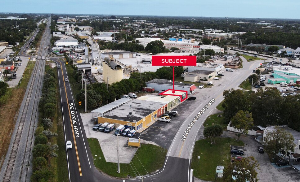 1205-1217 SE Dixie Cutoff Rd, Stuart, FL à louer - Photo de l’immeuble – Image 2 sur 4