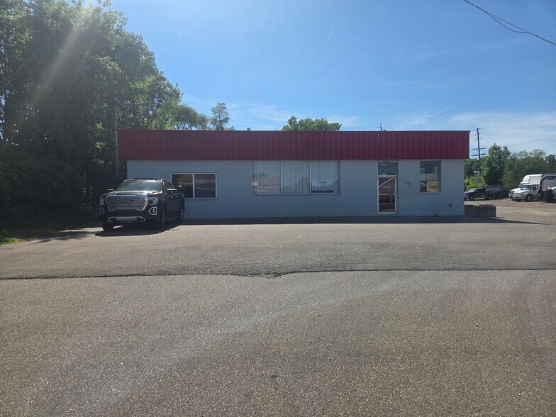 3880 S Baldwin Rd, Lake Orion, MI à vendre - Photo de l’immeuble – Image 2 sur 11
