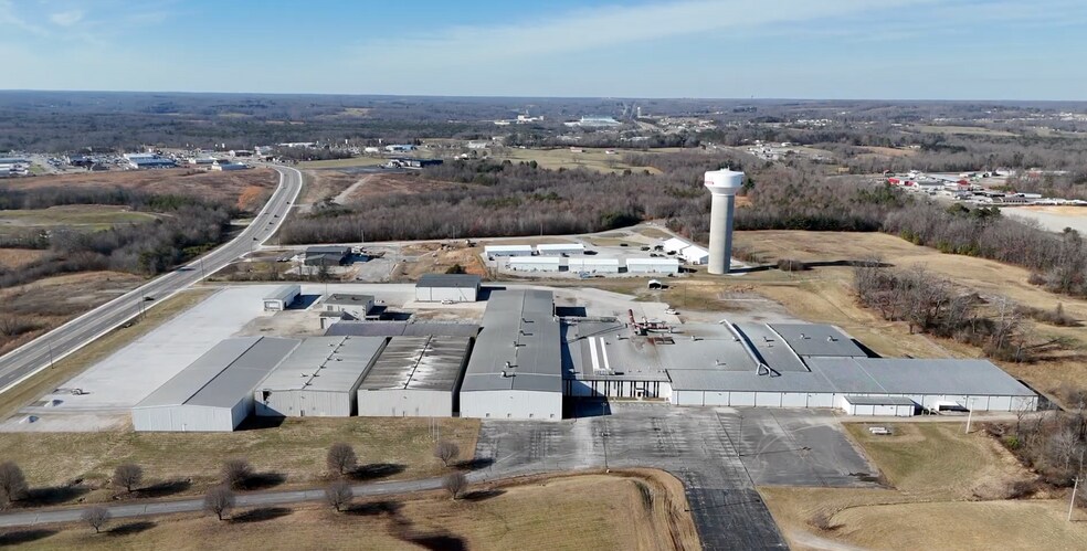 656 Interstate Dr, Crossville, TN à louer - Aérien – Image 3 sur 26
