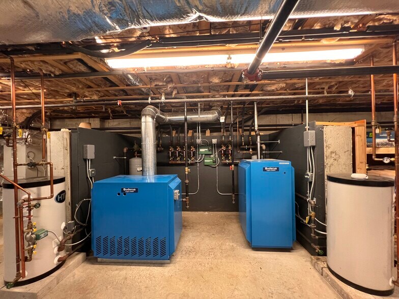 17 Canton Ave, Milton, MA à vendre - Photo intérieure – Image 3 sur 11