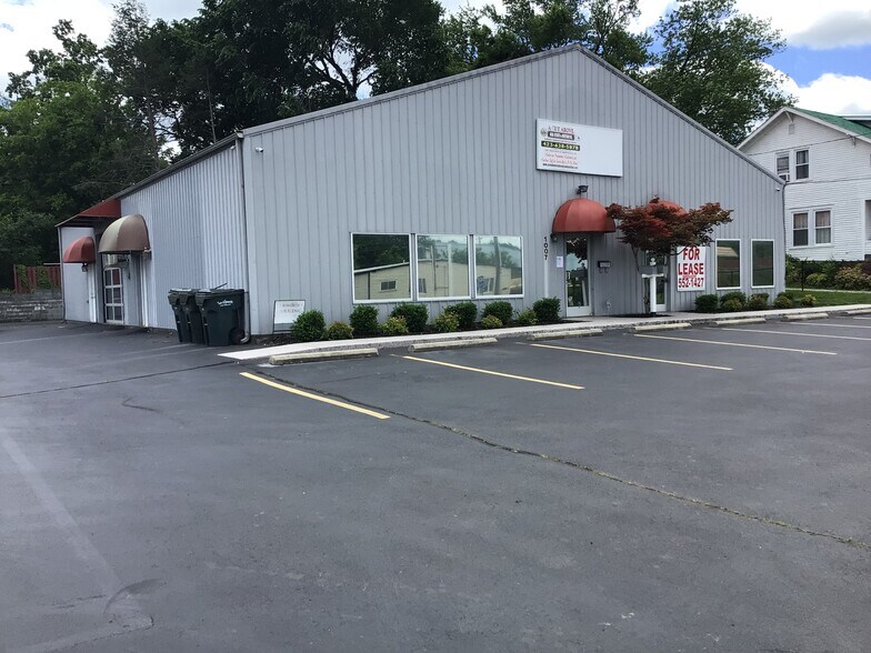 1007 W Main St, Greeneville, TN à louer - Photo de l’immeuble – Image 2 sur 4