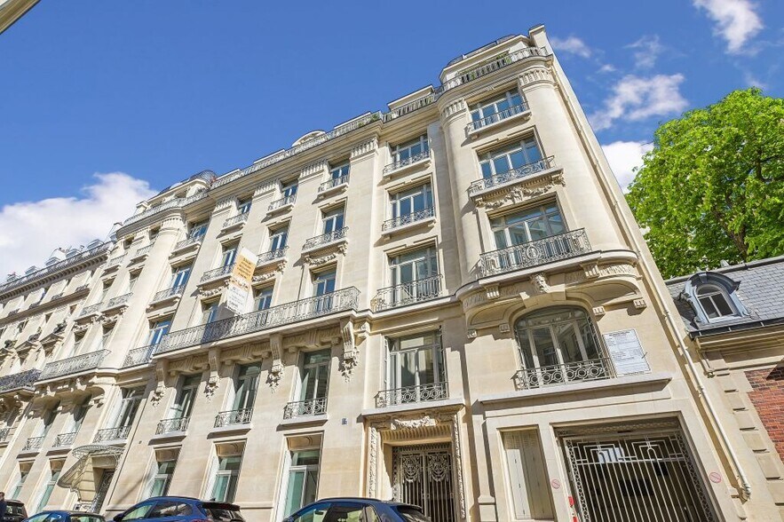 52 Rue De La Bienfaisance, Paris à louer - Photo de l’immeuble – Image 1 sur 5