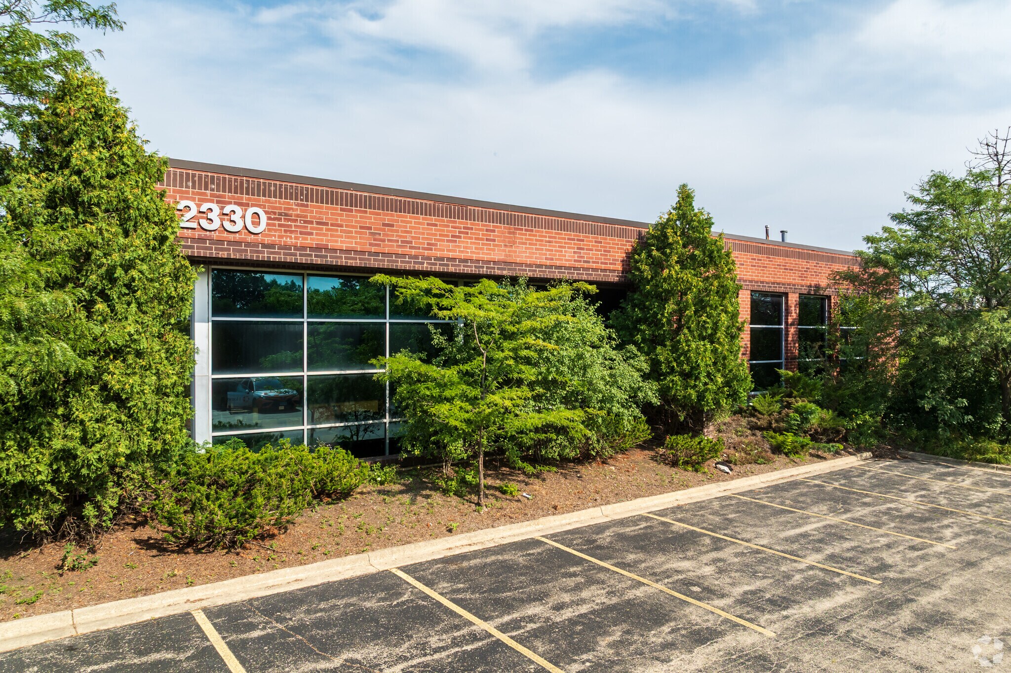2330 N Hammond Dr, Schaumburg, IL à louer Photo de l’immeuble– Image 1 sur 7
