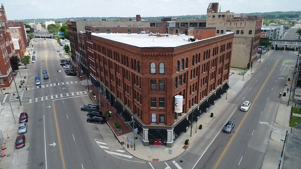 500 E 3rd St, Dayton, OH à louer - Photo de l’immeuble – Image 1 sur 6