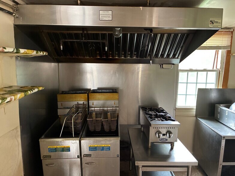 985 Main St, Holden, MA à louer - Photo de l’immeuble – Image 3 sur 3