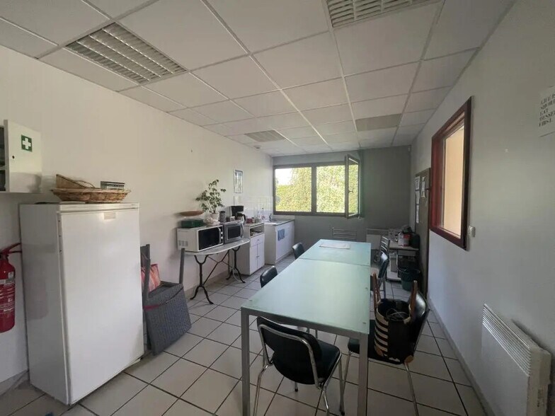 Bureau dans Évreux à louer - Photo de l’immeuble – Image 2 sur 12
