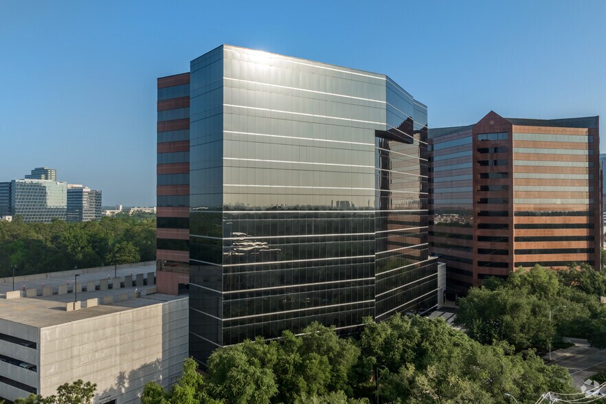 737 N Eldridge Pky, Houston, TX à vendre - Photo de l’immeuble – Image 2 sur 4