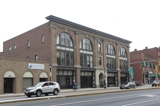Plus de détails pour 677-685 Main St, Waltham, MA - Bureau/Local commercial, Local commercial à louer