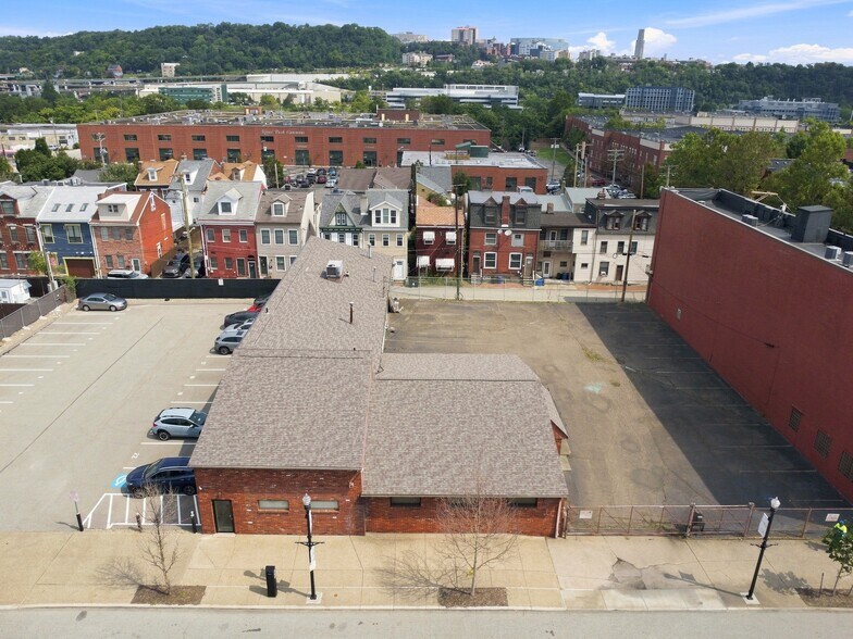 2417 E Carson St, Pittsburgh, PA à vendre - Photo de l’immeuble – Image 3 sur 15