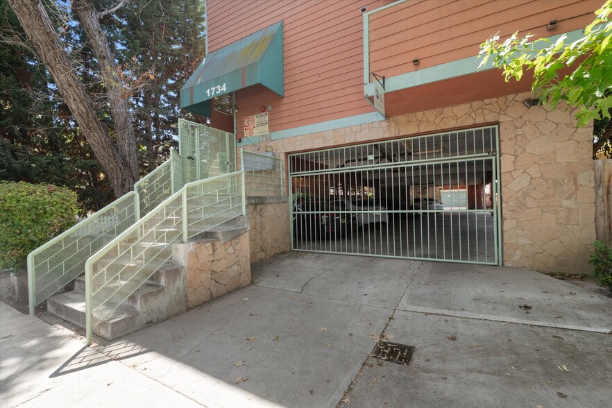 1734 E Erie St, Long Beach, CA à vendre - Photo de l’immeuble – Image 2 sur 13
