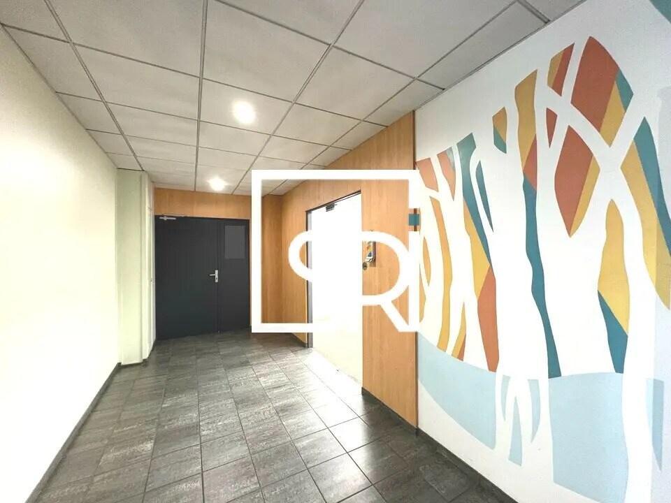 Bureau dans Clermont-Ferrand à louer Hall d’entrée– Image 1 sur 11