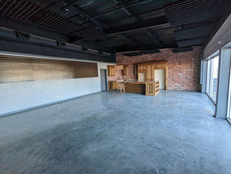714 E 2nd St, Odessa, TX à louer - Photo de l’immeuble – Image 2 sur 17
