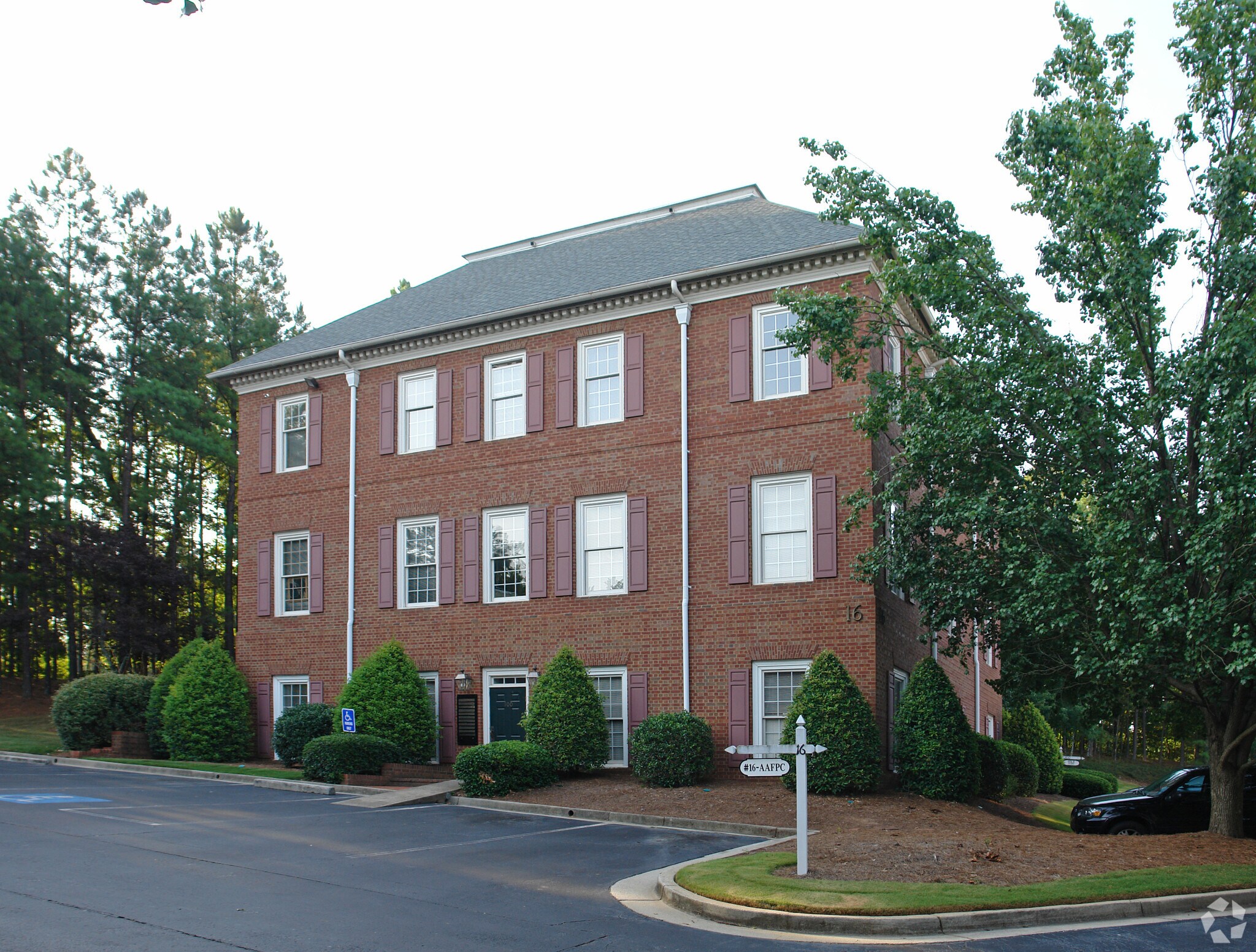 7000 Peachtree Dunwoody Rd NE, Atlanta, GA à louer Photo principale– Image 1 sur 6