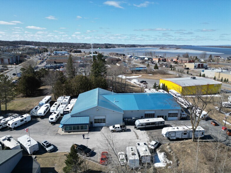 2724 Laurier St, Clarence-Rockland, ON à louer - Photo de l’immeuble – Image 1 sur 12