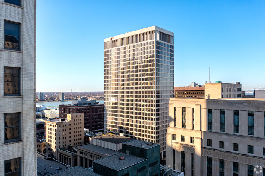 211 W Fort St, Detroit, MI à louer - Photo de l’immeuble – Image 2 sur 9