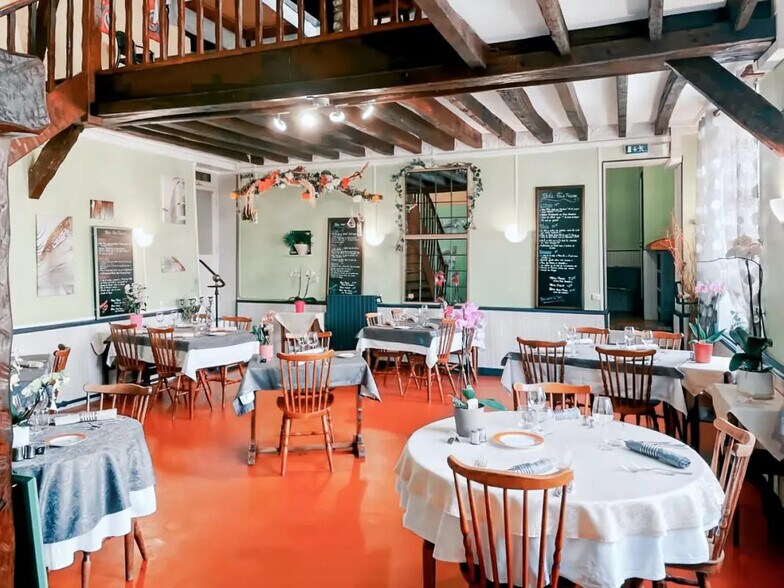 Local commercial dans Ormoy-la-Rivière à vendre - Photo de l’immeuble – Image 3 sur 10