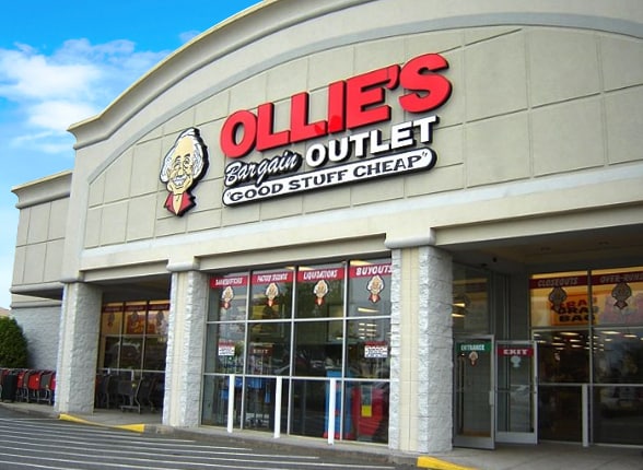 7039 W Waters Ave, Tampa, FL à louer - Photo de l’immeuble – Image 1 sur 8