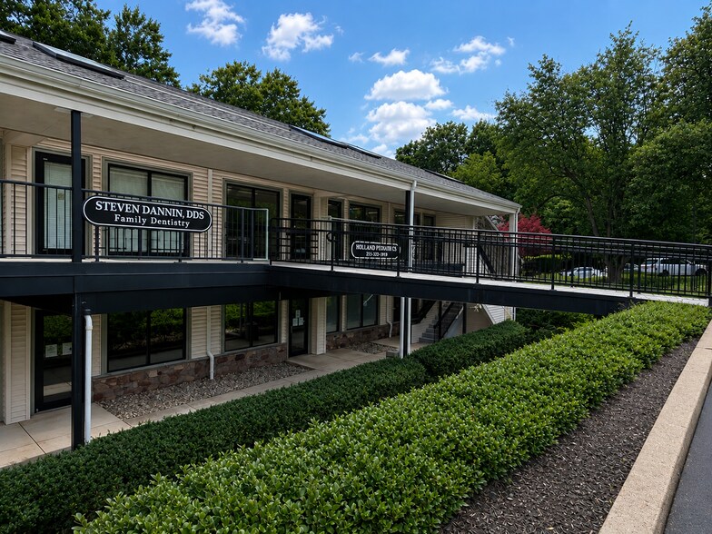 295 Buck Rd, Holland, PA à louer - Photo de l’immeuble – Image 2 sur 13