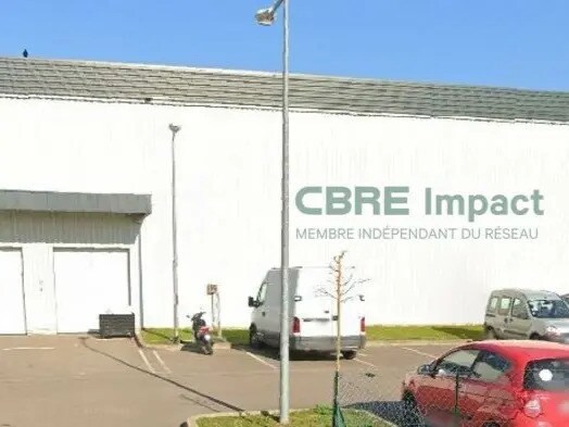 Local d’activités dans Longvic à louer - Photo de l’immeuble – Image 2 sur 7
