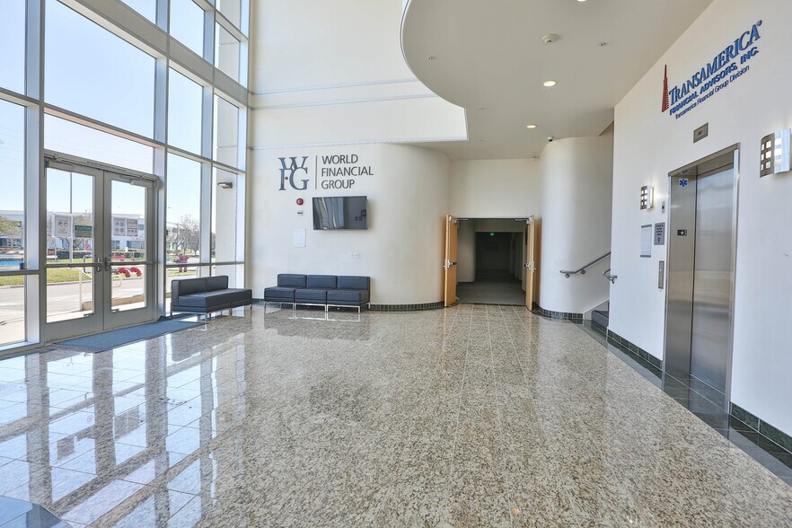 2077 Gold St, San Jose, CA à louer - Photo intérieure – Image 3 sur 23